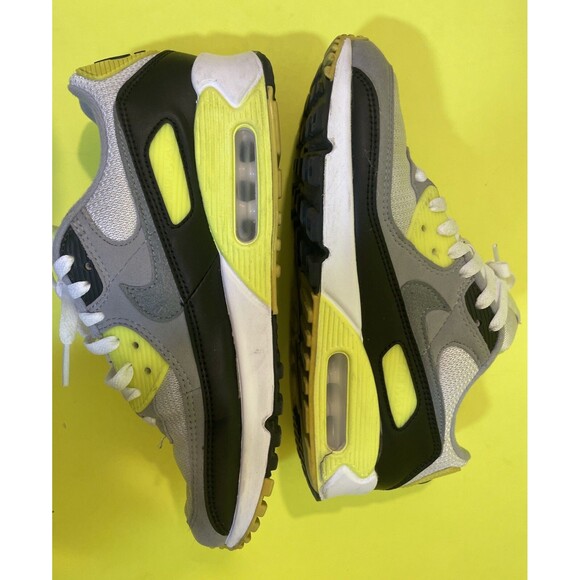 womens Nike Air Max CD0881-103 2020 Size 7.5 Multicolored - Picture 3 of 5